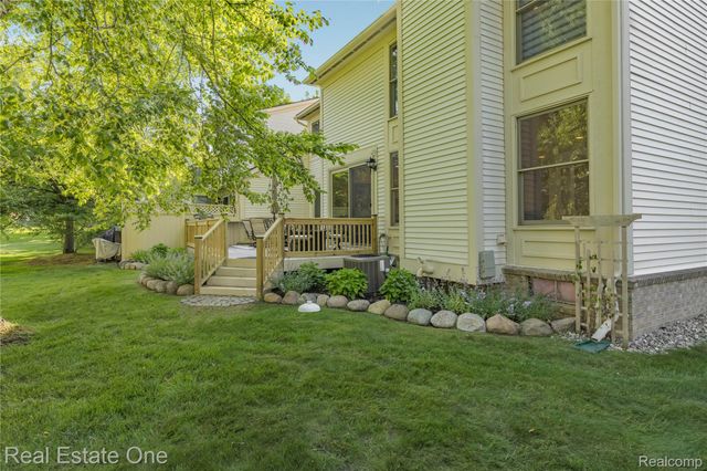 7105 Winding Brook Court, West Bloomfield Charter Township, MI 48322