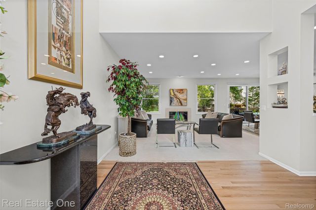 7105 Winding Brook Court, West Bloomfield Charter Township, MI 48322