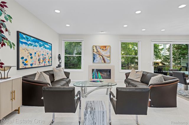 7105 Winding Brook Court, West Bloomfield Charter Township, MI 48322