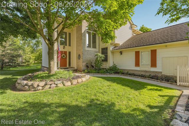 7105 Winding Brook Court, West Bloomfield Charter Township, MI 48322