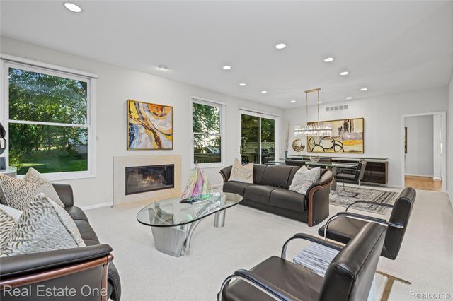 7105 Winding Brook Court, West Bloomfield Charter Township, MI 48322