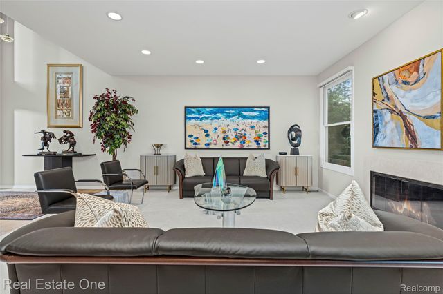 7105 Winding Brook Court, West Bloomfield Charter Township, MI 48322