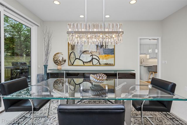 7105 Winding Brook Court, West Bloomfield Charter Township, MI 48322