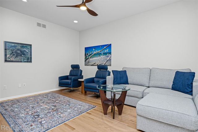 7105 Winding Brook Court, West Bloomfield Charter Township, MI 48322