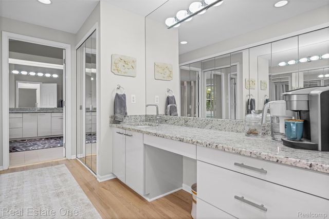 7105 Winding Brook Court, West Bloomfield Charter Township, MI 48322