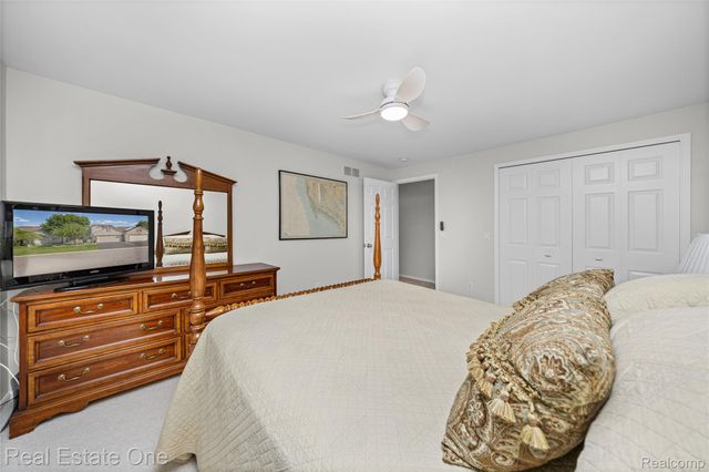 7105 Winding Brook Court, West Bloomfield Charter Township, MI 48322
