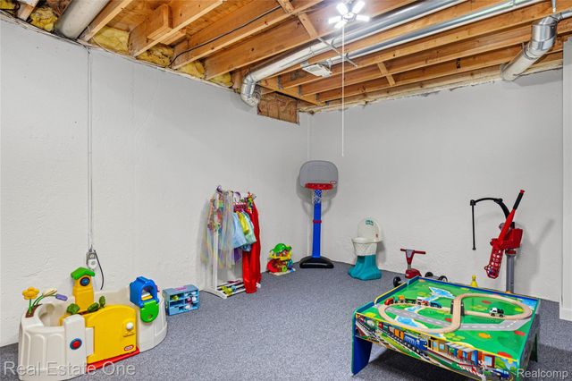 7105 Winding Brook Court, West Bloomfield Charter Township, MI 48322