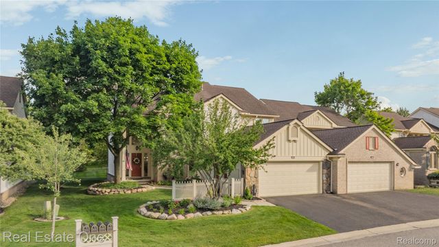 7105 Winding Brook Court, West Bloomfield Charter Township, MI 48322