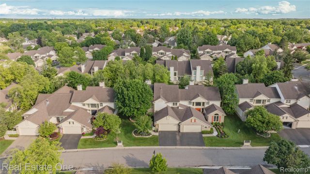 7105 Winding Brook Court, West Bloomfield Charter Township, MI 48322