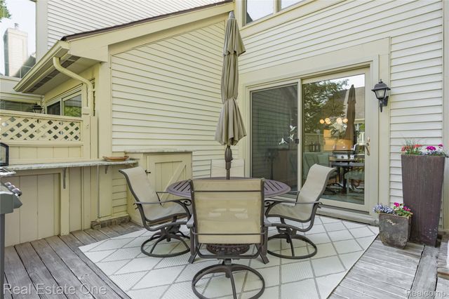 7105 Winding Brook Court, West Bloomfield Charter Township, MI 48322