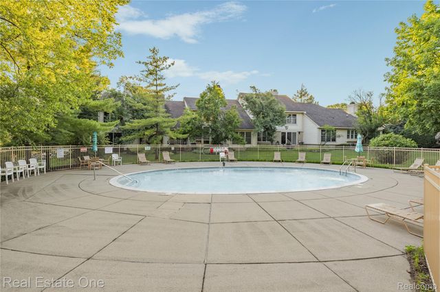 7105 Winding Brook Court, West Bloomfield Charter Township, MI 48322