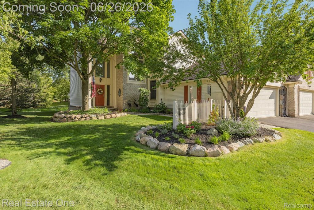 7105 Winding Brook Court, West Bloomfield Charter Township, MI 48322