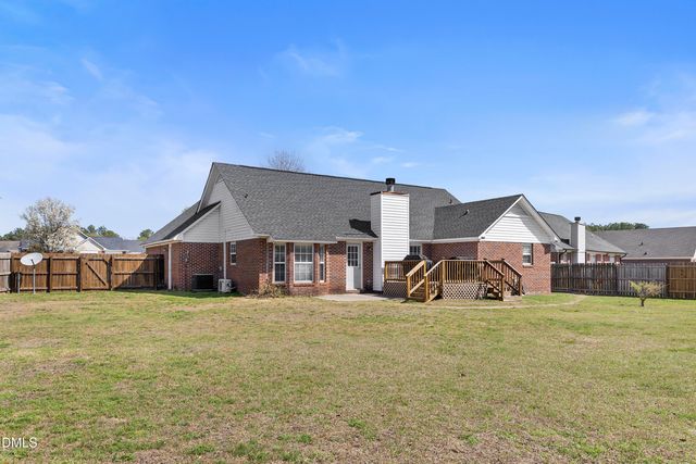 117 Robin Place, Fayetteville, NC 28306