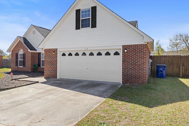 117 Robin Place, Fayetteville, NC 28306