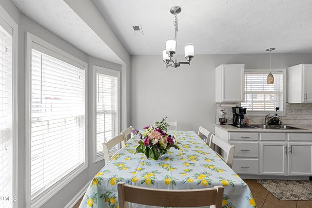 117 Robin Place, Fayetteville, NC 28306