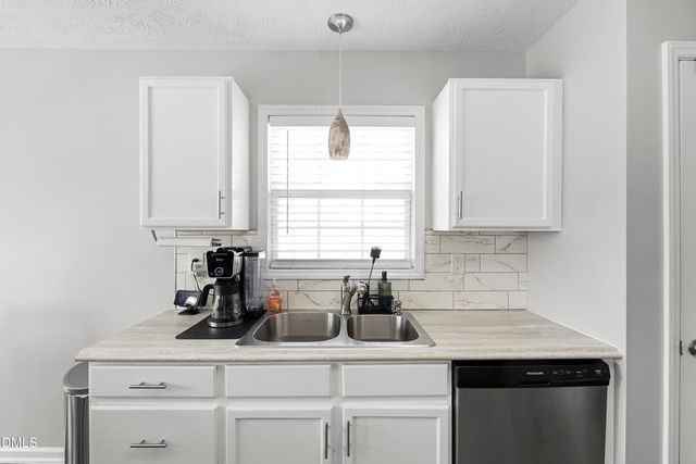 117 Robin Place, Fayetteville, NC 28306