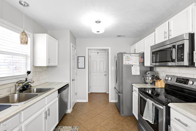 117 Robin Place, Fayetteville, NC 28306