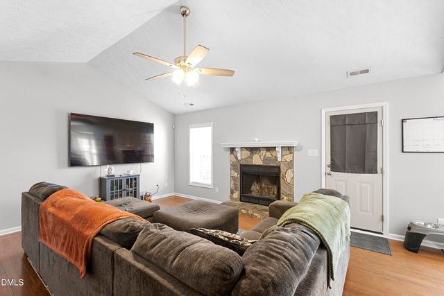 117 Robin Place, Fayetteville, NC 28306