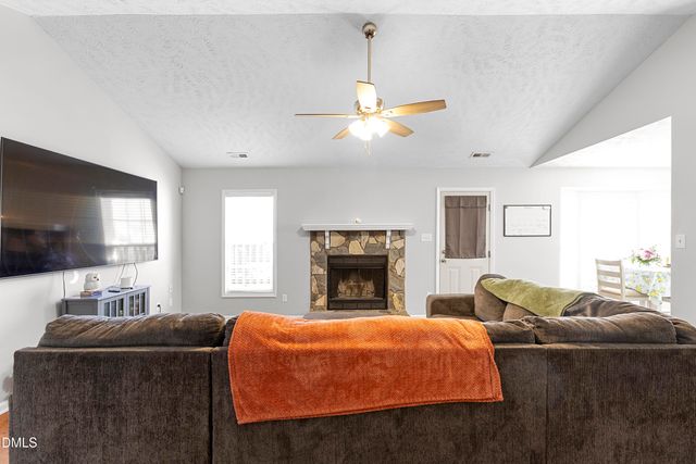 117 Robin Place, Fayetteville, NC 28306