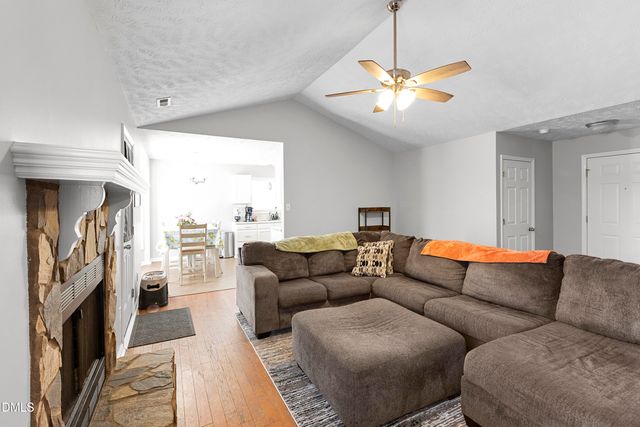 117 Robin Place, Fayetteville, NC 28306