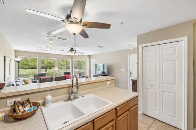 730 Mather ST E F-102, New Braunfels, TX 78130