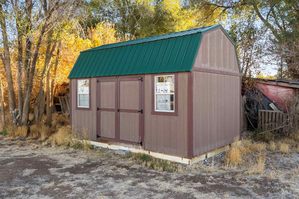 305 Hawley Street, Minidoka, ID 83343 photo 3