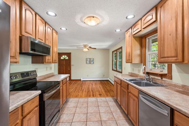 908 Greenvale Avenue W, Northfield, MN 55057