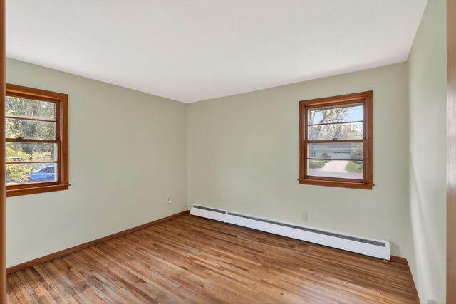 908 Greenvale Avenue W, Northfield, MN 55057
