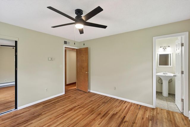 908 Greenvale Avenue W, Northfield, MN 55057