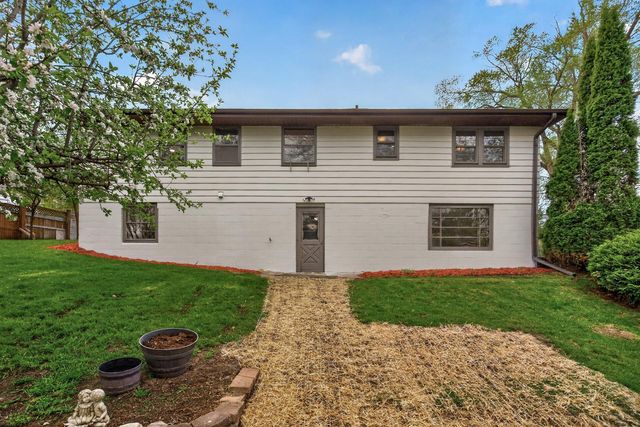908 Greenvale Avenue W, Northfield, MN 55057