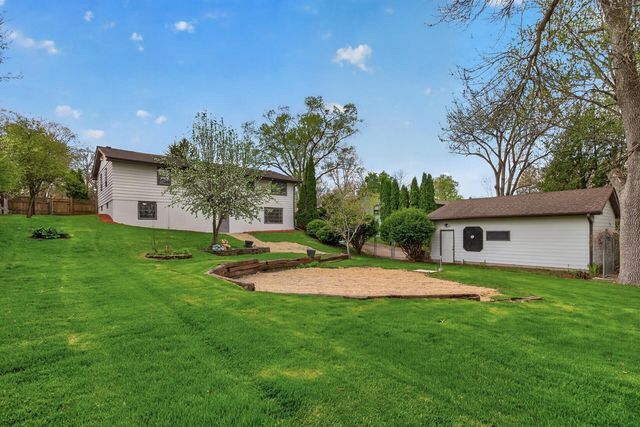 908 Greenvale Avenue W, Northfield, MN 55057