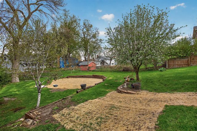 908 Greenvale Avenue W, Northfield, MN 55057