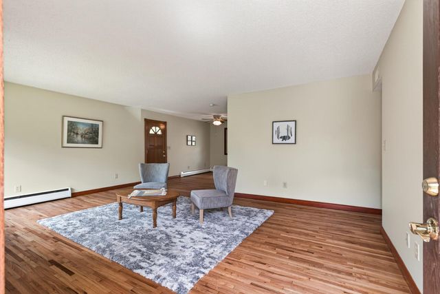 908 Greenvale Avenue W, Northfield, MN 55057