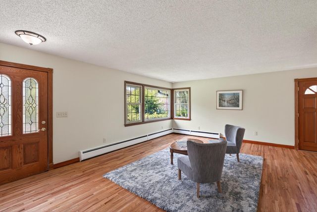 908 Greenvale Avenue W, Northfield, MN 55057