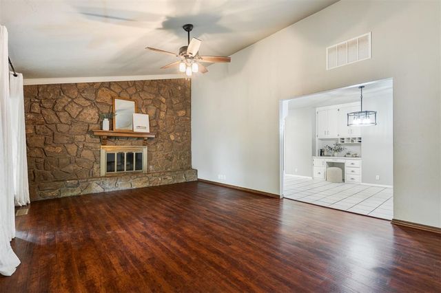 320 Elwood Drive, Edmond, OK 73013
