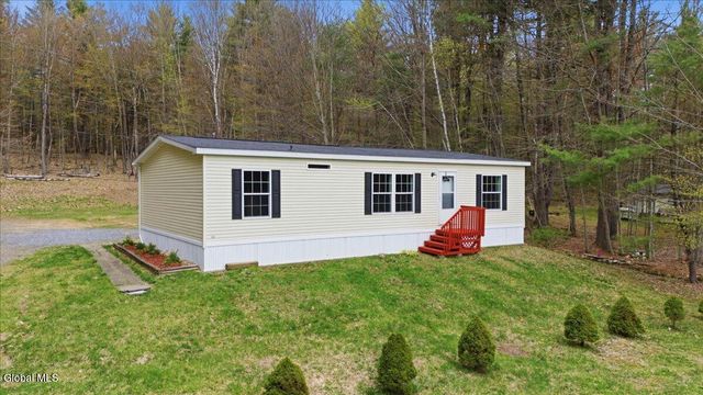 33 Barney Road, Greenfield, NY 12833