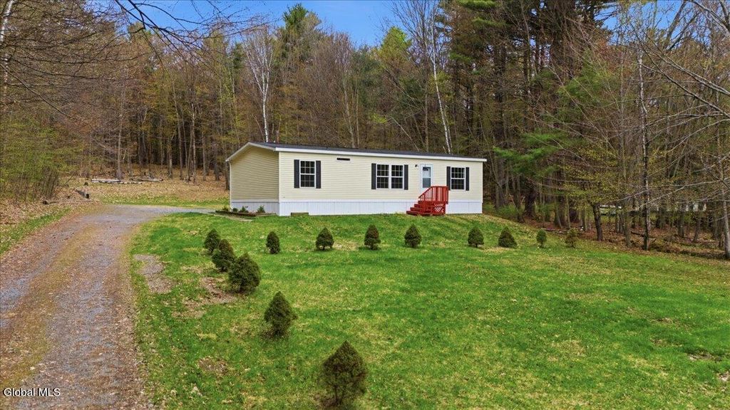 33 Barney Road, Greenfield, NY 12833