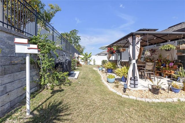 36568 GARDEN WALL WAY, Zephyrhills, FL 33541