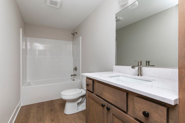 1400 NW Linda Lane, Waukee, IA 50263