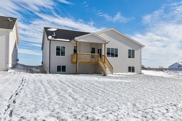 1400 NW Linda Lane, Waukee, IA 50263