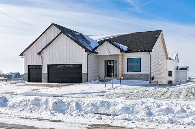 1400 NW Linda Lane, Waukee, IA 50263