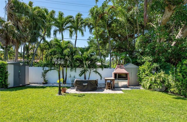 1756 71st St, Miami Beach, FL 33141