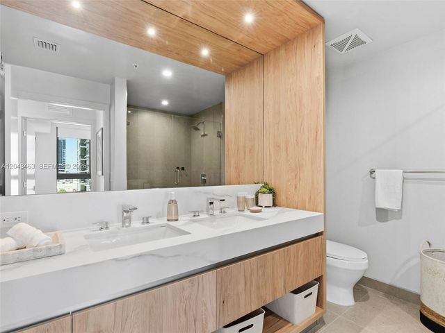 11 NE 6th St 1509, Miami, FL 33132