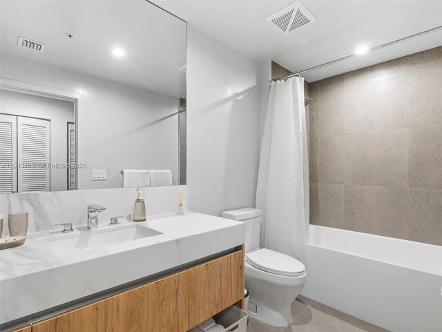 11 NE 6th St 1509, Miami, FL 33132