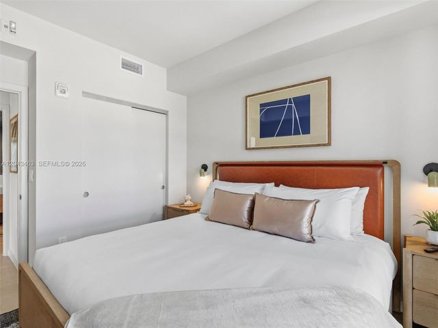 11 NE 6th St 1509, Miami, FL 33132