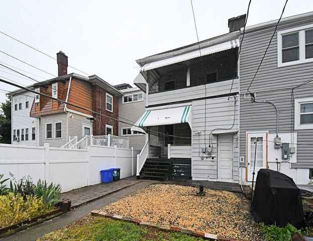 624 8TH AVE, Bethlehem, PA 18018