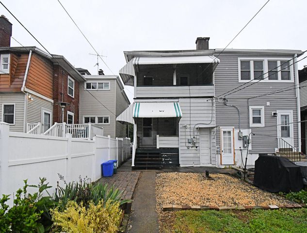 624 8TH AVE, Bethlehem, PA 18018