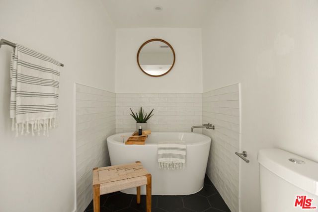 839 Larrabee Street 6, West Hollywood, CA 90069