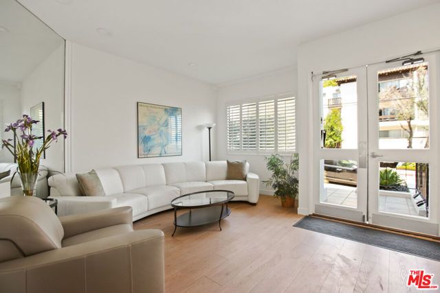 839 Larrabee Street 6, West Hollywood, CA 90069