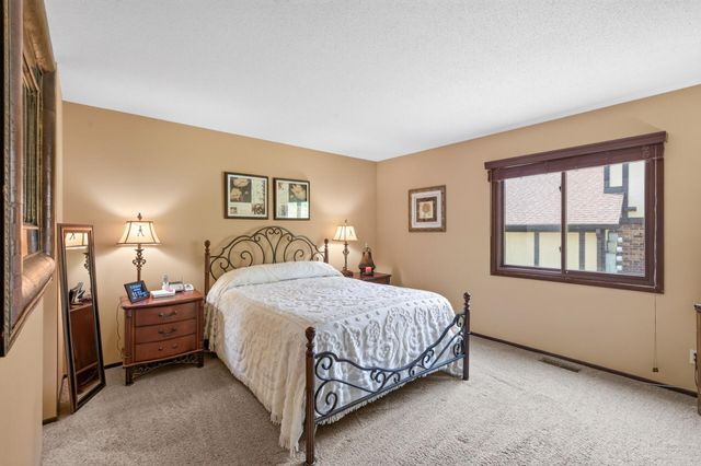 5217 Balmoral Lane, Bloomington, MN 55437